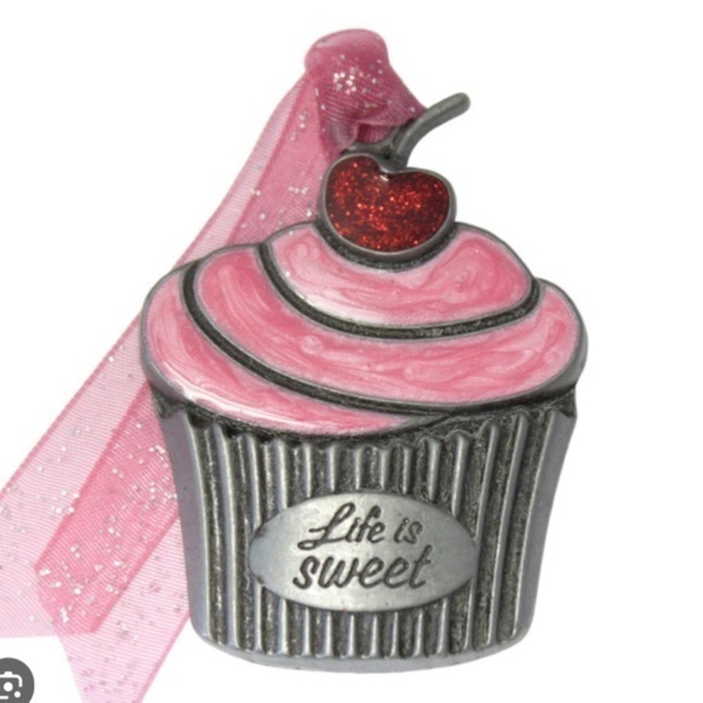 Gloria Duchin pewter cupcake ornament